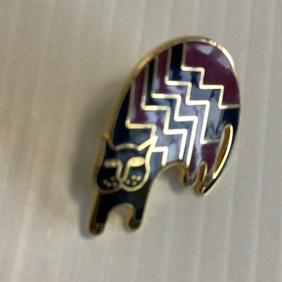 LAUREL BURCH Burgundy Black Enamel Aztec Cat Cloisonné Brooch 1980s Vintage - Picture 8 of 10